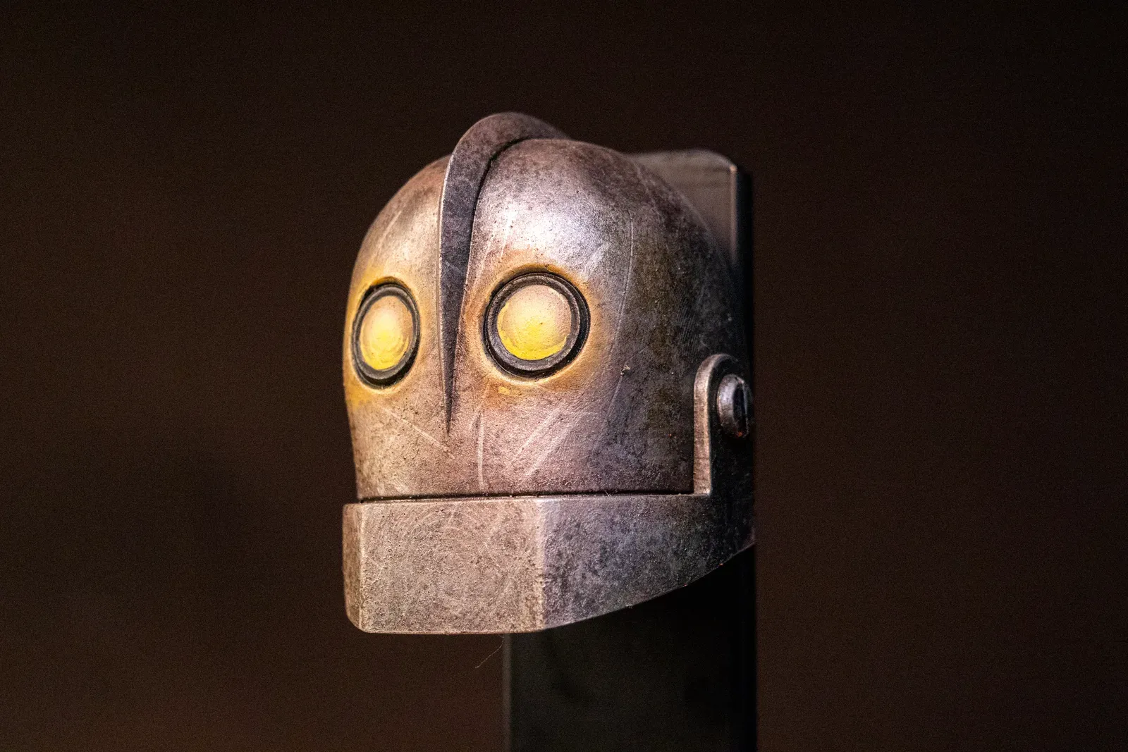 Iron Giant Magnet, view 10